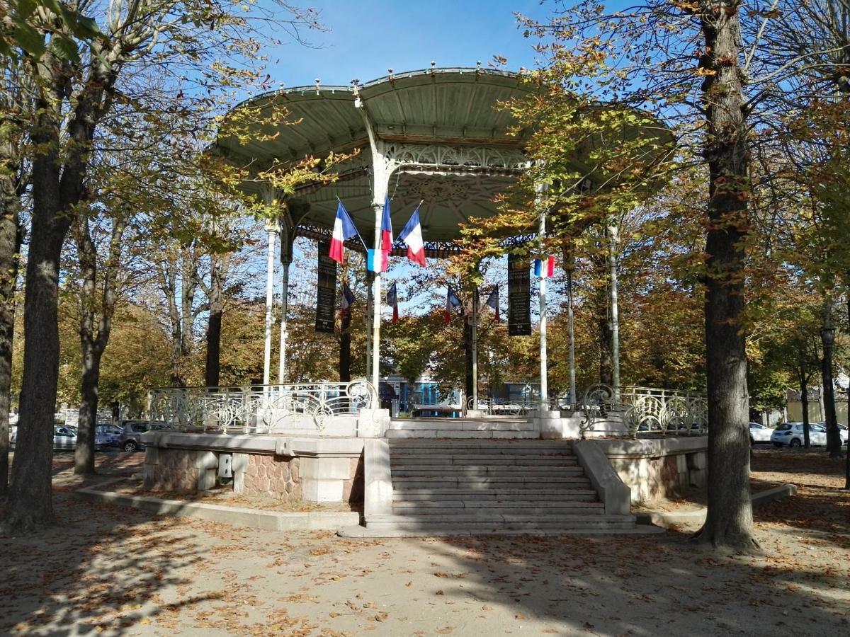 Le Duc De Vichy Apartment Bagian luar foto